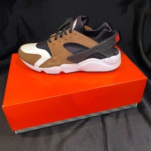Nike Air Huarache LE ‘Bison’